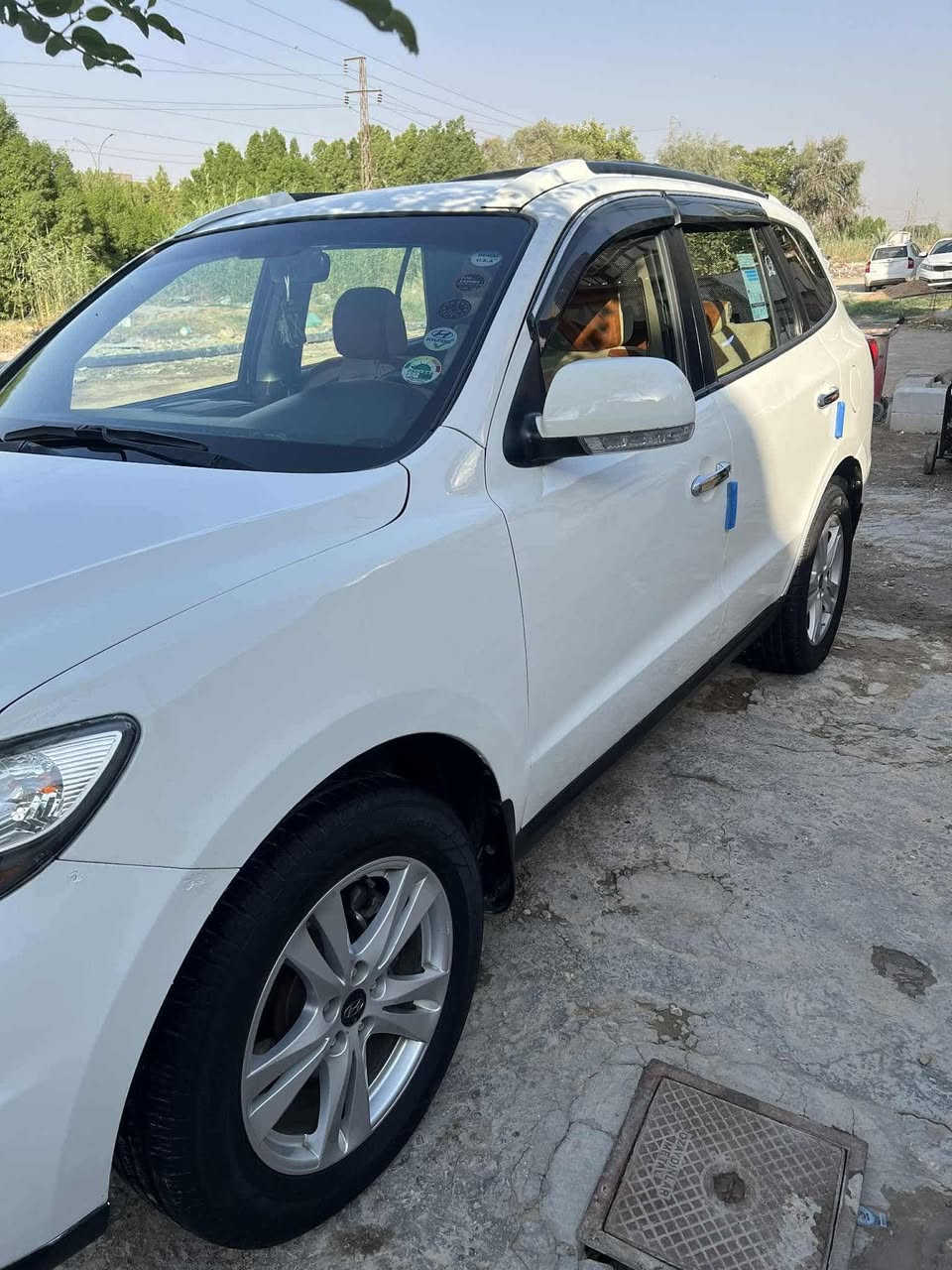 السلام عليكم مكلف بالنشر  مكلف بالنشر
✅سنتافيا 2012 (خليجي) للبيع فقط بدون مرواس 
✅ رقم بغداد مشروع وطني تحويل ثاني يوم
✅ دك جرص بعد سرعة الـ 120  بلادي وضعيه الشركه
✅ سياره متجايه ومصبوغه عام شرط احلى من الصور وجديده لغود شواصي كفاله
المواصفات:
‏✅ 6v /3500  حجم المحرك  
‏✅ 4x4 دفع رباعي 
✅ دشبول صاج
✅  سبعة راكب 
✅ 3 قطع تبريد والقطعة الاخيرة تحكم
✅تحكم استيرن
✅اشاره بالمري ـــ شفط
✅باتري جديد 
✅ شاشة جبيره 
✅ كامرة دواره
✅ مفتاح 
💵 💵 💵السعر 120 وبيها مجال قليل 
***********
المكان: الديوانيه مركز
