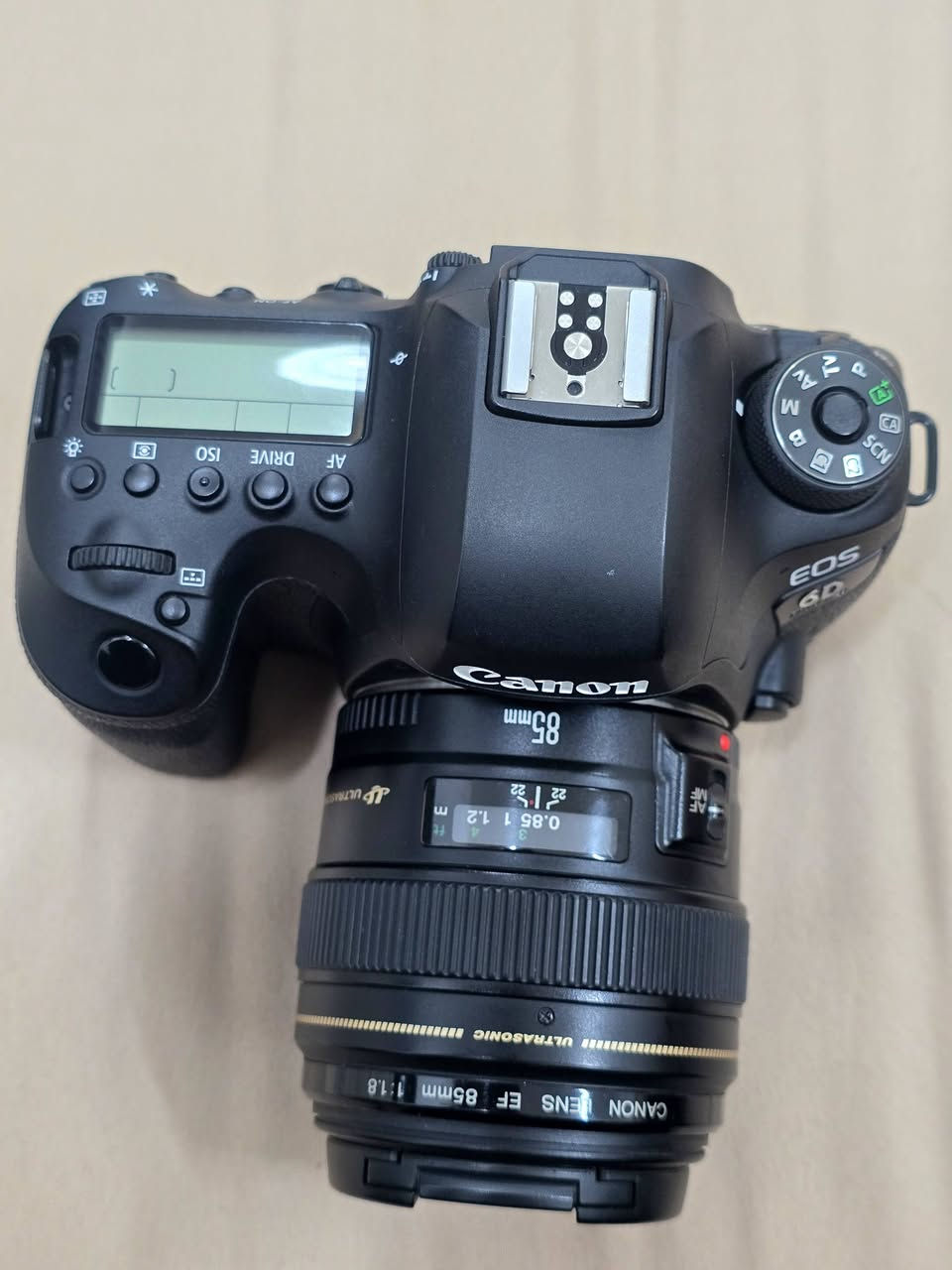 كانون 6d mark ii  شتر 24k 
مع عدسة 85mm f1.8 
نظافة مليون بالمية شخط مابيهن
السعر مليون و 300 بيها مجال قليل جدا ، توصيل موجود 
 مكاني نجف


**إذا كنت صاحب هذا الإعلان وتريد حذفه لأي سبب، رجاءا أرسل رسالة إلى الدعم الفني**