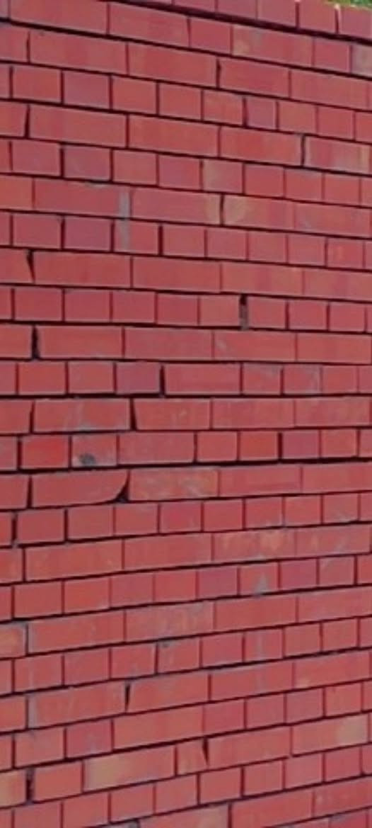 سلام عليكم خلفه بناء شغل درجة اوله  استلام مهندس اشتغل جميع مناطق بغداد ارضي 400طابق 450رقم ***********
