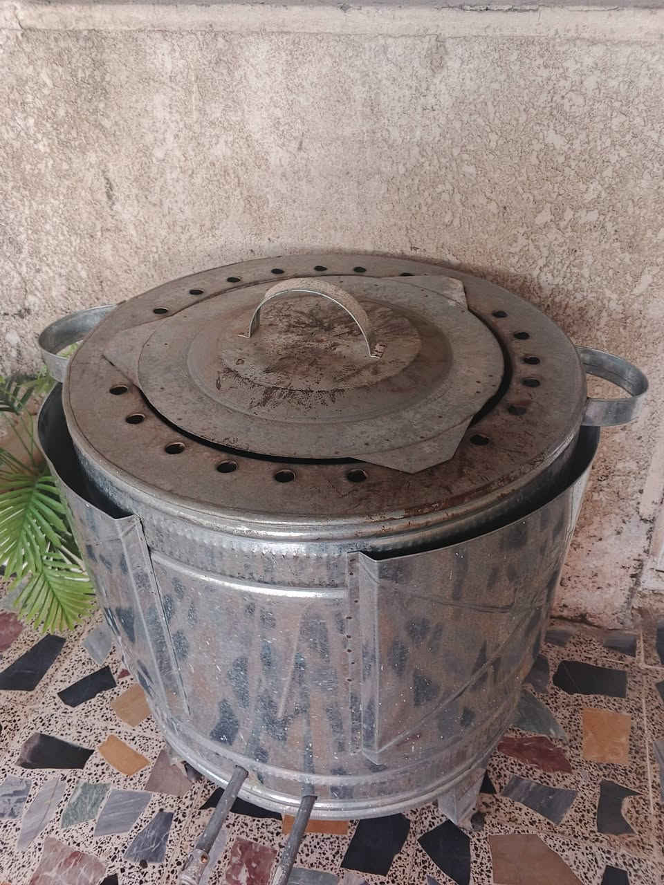 تنور للبيع نضيف جداً  نفس ما موضح بصورة قطره ٧٠ سم  سعر ٥٠ الف مكاني بغداد البياع


**إذا كنت صاحب هذا الإعلان وتريد حذفه لأي سبب، رجاءا أرسل رسالة إلى الدعم الفني**