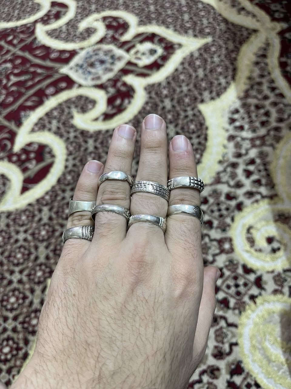 للبيع السعر 300 الف متوفر توصيل  الرقم ***********
