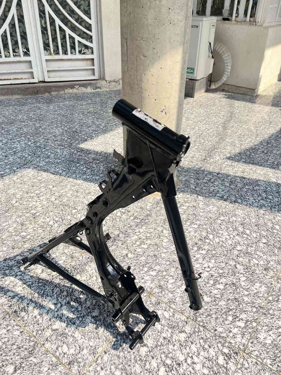 السلام عليكم شاصي اوراق اصولي مديل (22)شاصي بجيس مصبوغ حراري شرط تجي تكلب شاصي وشوف وراقه  يلا تأخذ واني خادم اوراقه كامله سعر (375) مو شراي لا تراسل ولا تتصل 
مكاني البصره القرنه   ***********
