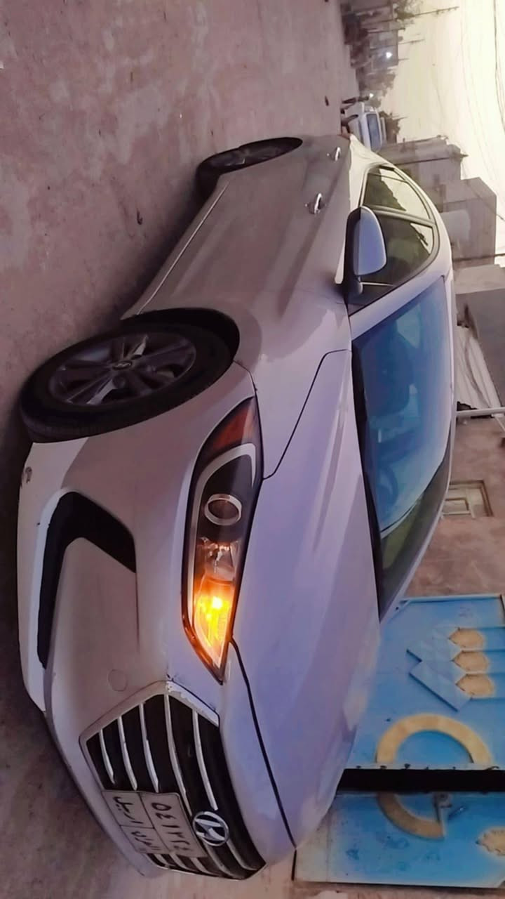السلام عليكم
النترا موديل 2018 
وارد امريكي بيه 3 قطع بدون دواخل 👍 
السعر 110 وبيه مجال للشراي 
مكاني نجف لتواص ***********
