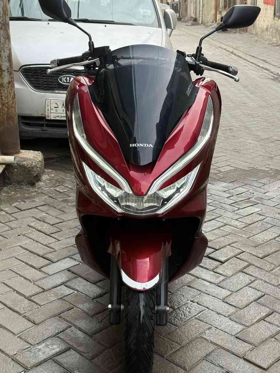 للبيع دراجة pcx Honda 2020 ياباني بصمة جيل ثالث 
لون ماروني مميز 
المحرك 125cc 
المسافة المقطوعة 18ونص 
بصمتين
حساس ازدحام 
استان كربائي 
للاستفسار ***********
العنوان/ بغداد مدينة الصدر شارع الفلاح قطاع 19 مقابل مختبرات النخبة

