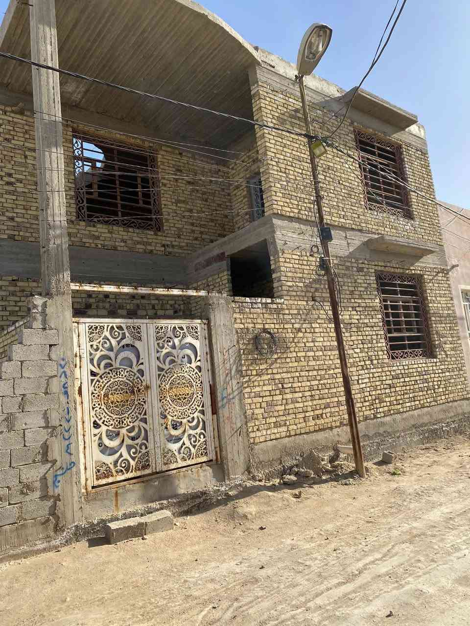 السلام عليكم بيت طابو زراعي بنيان درجه أولى دبل فاليوم قرب رادار مطار النجف قريب ع شارع لتواصل ع رقم ***********
