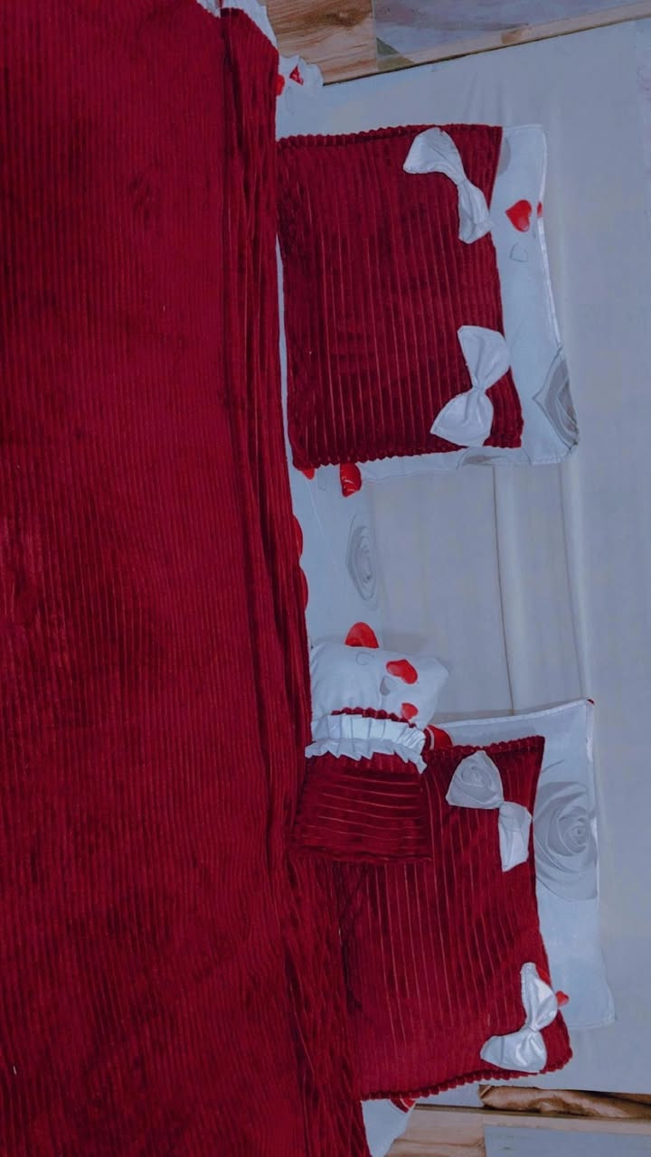 فرشه عيد الحب
تتكون من 6قطع 
تفيدكم بعيد الحب وبعد عيد الحب يعني ثنين في واحد 
تحتوي على 
4وجه مخده 
1كوشايه ممليه ع شكل جوكليته 
فرشه لاستيك اربع جهات وتلث جهات كشكش
وغطوه جميله انيقه بلون مميز 
 وين تلكون هيج جمال وترتيب فرشه متعوب عليها وتوصيل هم مجاني وبيع مباشر ❤😍
@إشارة 
الاصدقاء


**إذا كنت صاحب هذا الإعلان وتريد حذفه لأي سبب، رجاءا أرسل رسالة إلى الدعم الفني**