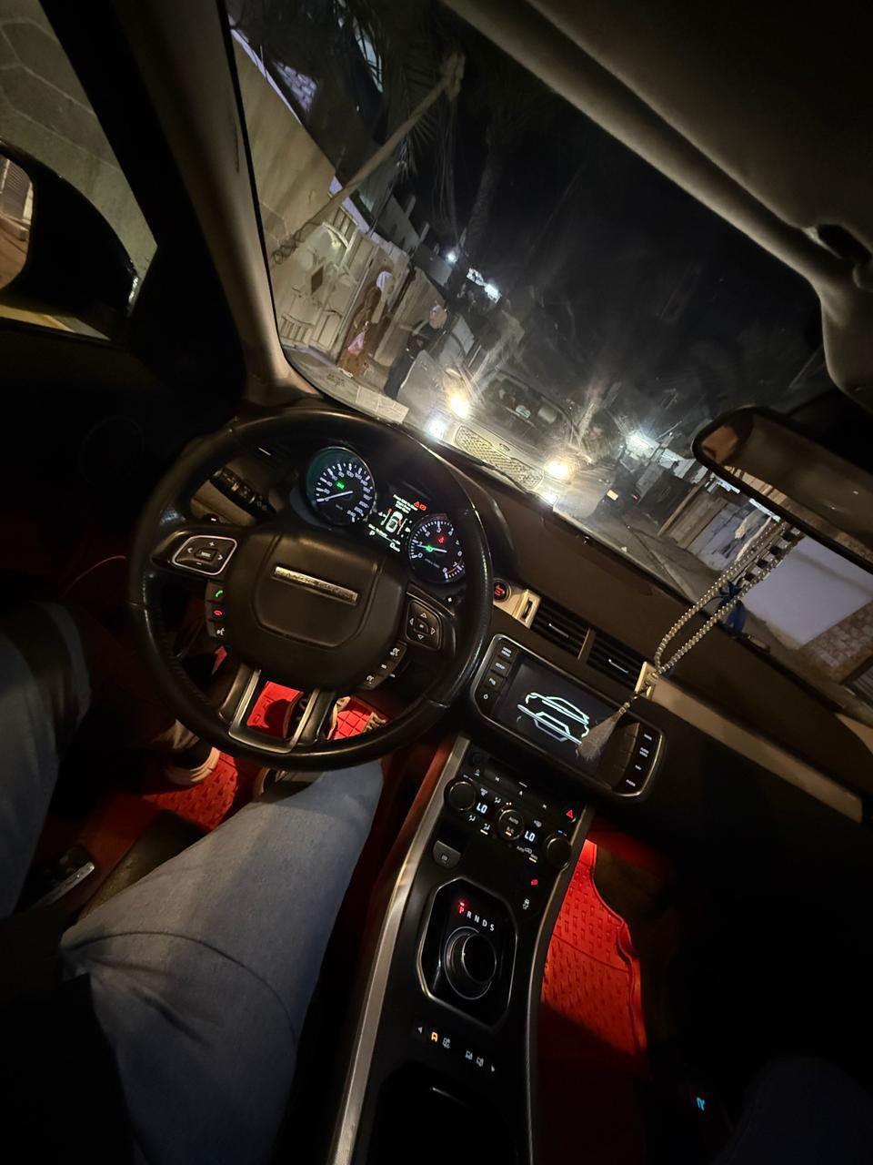 سلام عليكم رانج ايفوك ٢٠١٥
سيارة خليجيه مكفوله كفاله عامه وكاله سردار  ومواصفاتها معروفه 

ماشيه٧٤ كم 
مكفوله من كير ومحرك بعدها ع وضع الشركه 

١٦٥ وبيها مجال بسيطط .. 

***********
