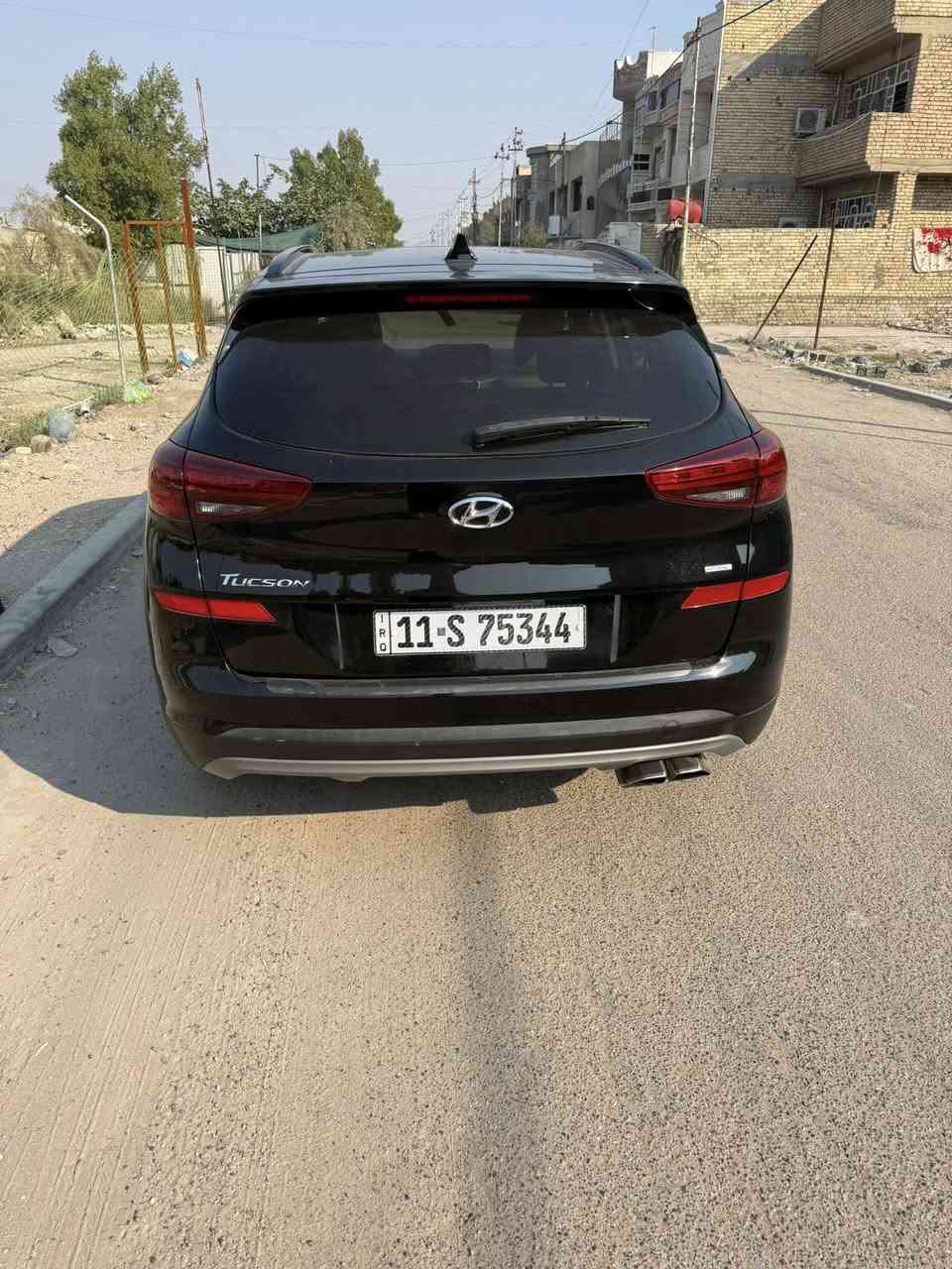 السلام عليكم للبيع توسان مديل 2020امريكيا السيارة جديدة كلش ماشية31000miحقيقي حادثهة بنيد ونصبغ ويا بس بدايت الجاملغ وبيهة رصعة بل جاملغ الخلفي ونصبغ علة كدهة وبيهة وجه الشاصي الايمن فقط سحب بدون صبغ وبدون معجون السيارة فول موصفات 
بنراما 
جلد لونين 
بصمة 
تدفئة وتبريد كشنات 
ولكشنات الخلفية تدفئة 
شحن وايرلس 
خمس كامرات 
سستم سماعات انفنتي صوت كلش حلو وعالي 
كشنات كهرباء  
صندوك كهرباء 
السيارة جاهزة من كلشي ما بيهة اي نقص 
مكينة 
2400GDi
رايدهة ب180$ 
مكاني شهداء البياع هاذ رقم خابرني وتدلل
***********
