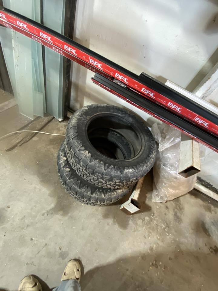 تايرات Terrain pro امريكي تخم كامل مال دوح رام قياس 275/65R20 سعرهن 150 الف رقمي ***********
