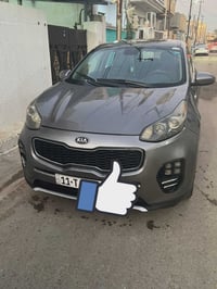 سبورتج للبيع موديل 2017 وارد أمريكي حادثهه حافه البنيد بس بارد السياره...