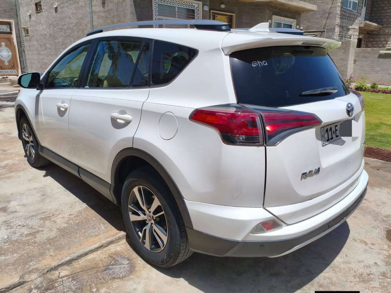 السلام عليكم راف فور 2018
الفئة / XLE
محرك 4 سلندر 2.5
الگير اوتو
السيارة وارد امريكي لون ابيض 
تحكمات ستيرن جهتين / بصمة / فتحة سقف /
السيارة جاهزة وحلوة 
گير ومحرك ما مفتوح شرط
ماشية 156000 الف ميل 
الضرر / فقط باب الجنطه 

السعر 195 $
العنوان /بغداد / 
للاستفسار مراسلة الرقم او الاتصال
 ***********
 ***********
  الارباكات سليمه
  تخم اطارات جديد 
رقم بغداد دولي الجديد
