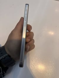 آيفون ١٦ برو ماكس • ٢٥٦ • إي سيم معطل