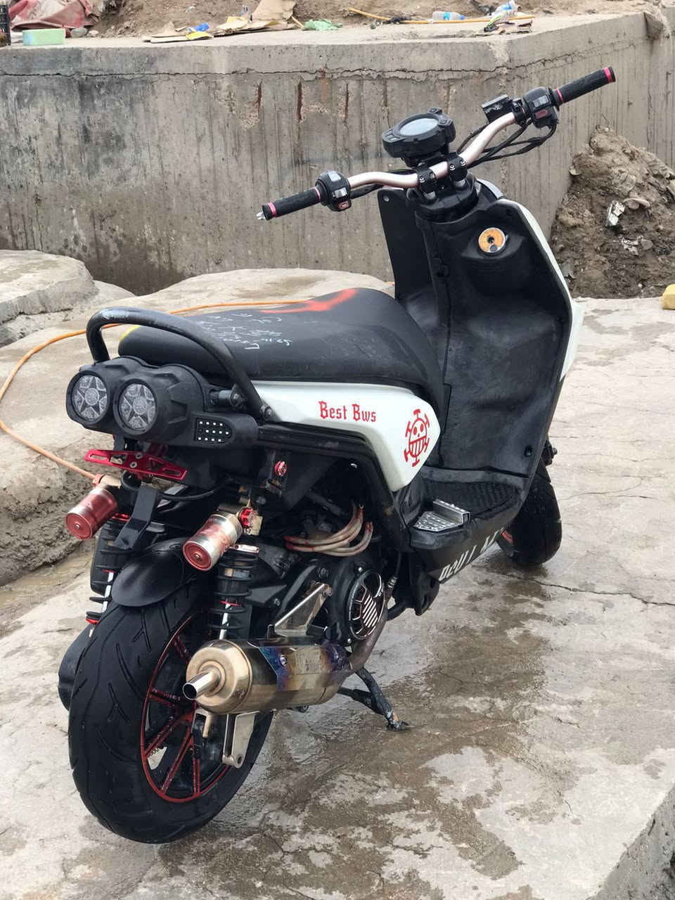 سلام عليكم شباب دراجه سكنس جبلي البيع مكفولة كفاله عامه دراجه كلها بلاديه مامبدله بيها اي قطعه وبيها فج تزويد ودبلات اماميه وخلفية تزويد الويلاه تزويد لون كرزي ودراجه بيها كاربون فايبر بالوجه وكذالك المدكر الامامي والله شاهد ماصارلي شهرين من طلعتها من الحاويه السعر 1850 وبيها مجال قليل  
مكاني البصرة قضاء للقرنة السوق 🤍
الرقم : ***********
