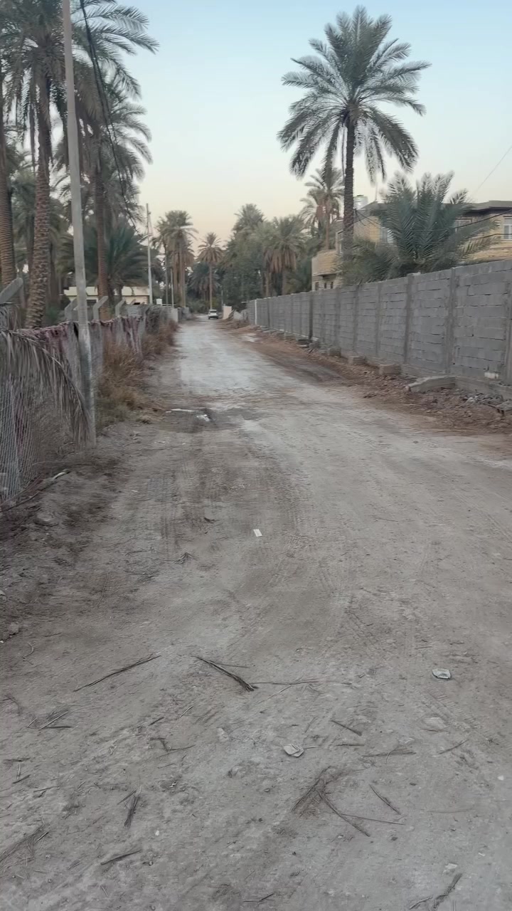 بستان للبيع مساحه 1400م يباع كله او 1000م الوجه 34م والنزال 42م العنوان العطيشي شارع علي الباقر 800م المنطقه مسكونه بالكامل مزروع 24 نخله سند 25 يصلح سكن او استراحه
وتساب ***********
السعر 155
