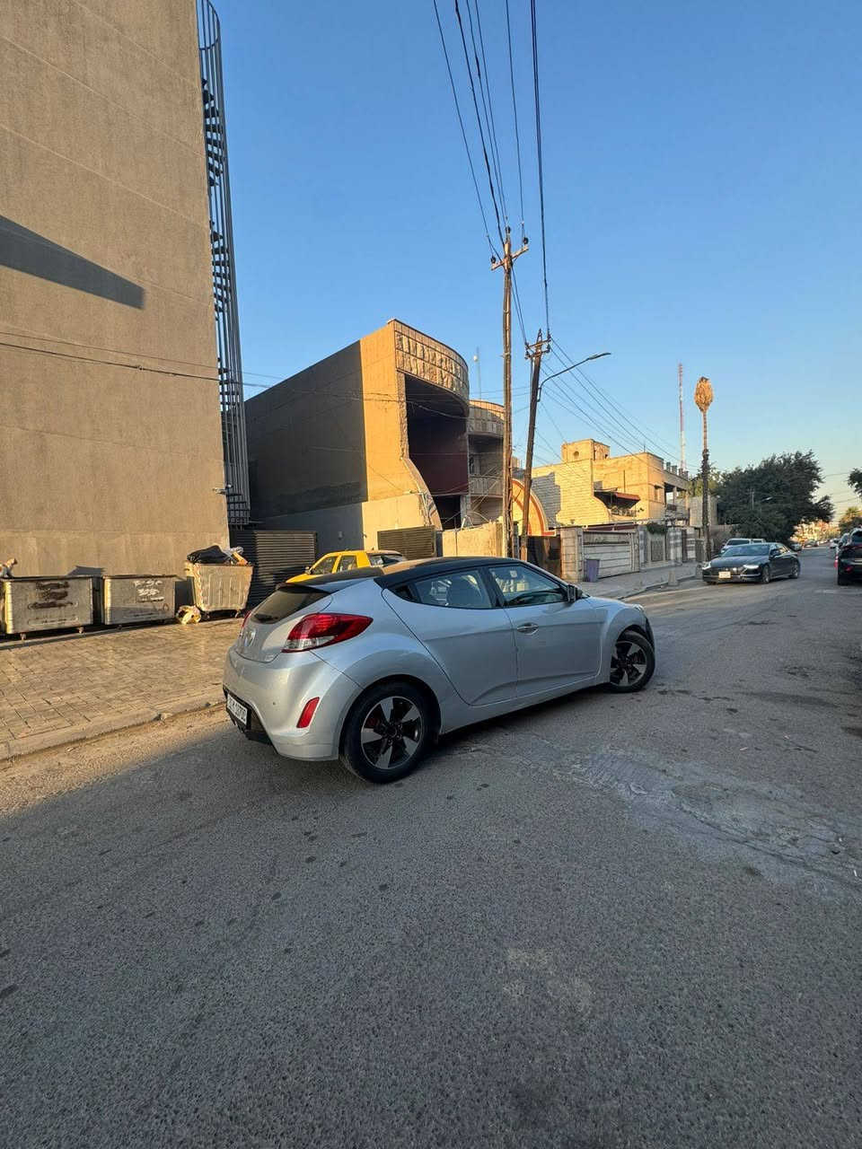 السلام عليكم
هيونداي فيلوستر 2017 وارد امريكي
فول مواصفات
بصمة * بصمة ابواب *شاشة *كاميرا دوارة * فتحة (بانوراما) *حساسات خلفية * لايت بلادي. عالي زنون
المحرك والگير بحالة جيدة
حادثها من الخلف دعامية مبدلة وقبق الجنطة بارد
وبيها اماكن رصعات. والسونار مالتها مرفق بالصور 
صور الحادث ماعندي. رقم الشاصي مرفق بالصور
السيارة ماشية 100 الف ميل وقابل للزيادة
السعر 89$ ورقة وبيها مجال
عنوان : حي الجهاد
رقم الهاتف : ***********
