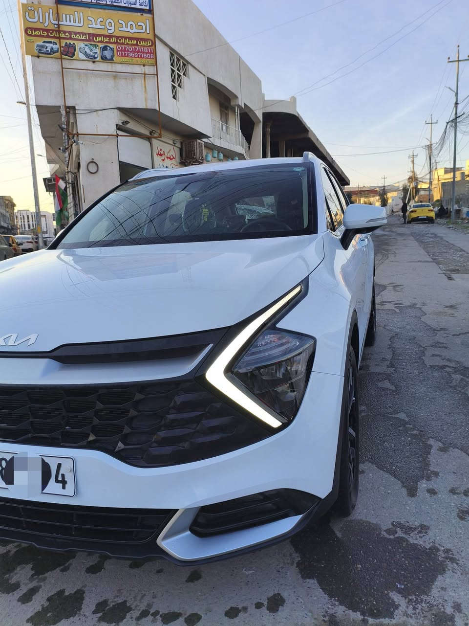 سبورتج خليجي صفر شركه 
2024 مواصفات 

السياره بصمه رادار جانبي 

بيها ملاحضة اباب الخلفي بخصه مامعدله 
داخل السياره اسود 
سياره ماشيه ٤١ الف 

رقم اربيل السعر (214) بيها مجال بسيطه للاستفسار (***********) مكاني موصل حي النجار
