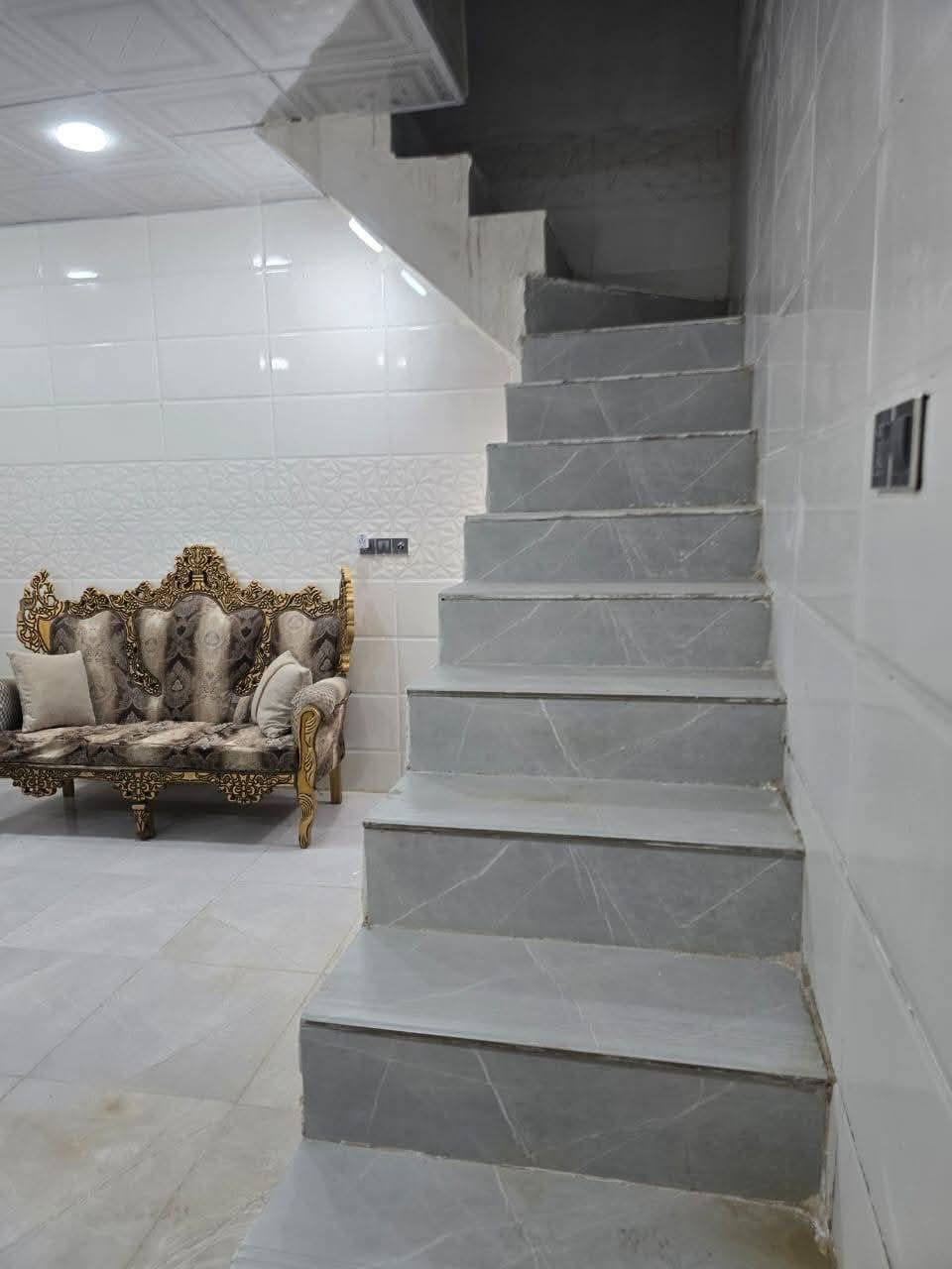 بيت للبيع مساحه 50 طابو زراعي سند 25 قرار محكمه
بسعر 21وبي مجال تانكي وسخان وخلاطات بيت كامل من كلشي افرش ونام 

عنوان البيت نجف مقابل  قرية الغدير   تفاصيل 
غرف نوم 1صاله مطبخ  وصحيات 

عنوان المكتب مقابل قريه الغدير عمود 262مكتب النور للعقار 
للاستفسار اتصل على ***********أو مراسله واتساب
