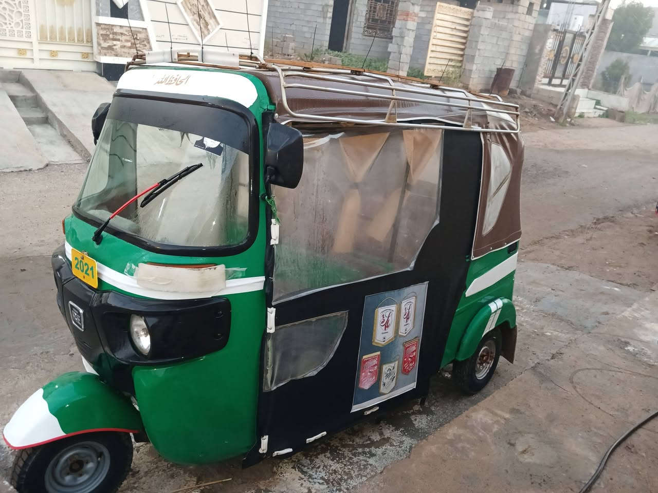 سلام عليكم تكتك 21 تكتك جديده خير من الله مكفوله من المعجون والصبغ والضربه محرك كفاله مكاني خالص جيزاني الجول السعر 8 بيهه مجال ***********
