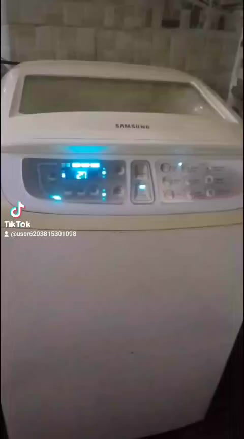 سلام عليكم 
عندي غسالة اوتوماتيك مستعمله حجم 15كيلو 
السعر250الف فقط 
وات ساب ***********
