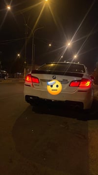 للبيع بي ام موديل 2011 F10 حجم 550 8 سلندر تون توربو   فول موصفات بوب ...