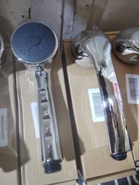 يوجد لدينا دوش تليفون كروم (شكل استيل) درجه اولى سعر القطعه 1000 الشرا...