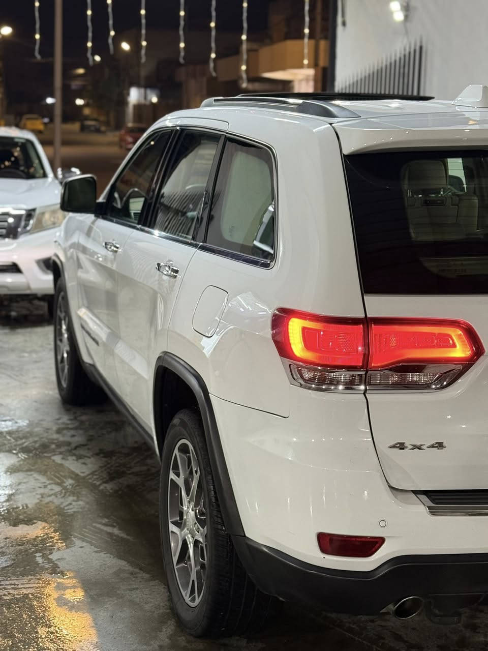 بسم الله الرحمن الرحيم
السلام عليكم 
جيب لمتد بلاس خليجي مكفوله كفاله عامه السياره فول مواصفات معروفه مواصفاتها فول 1/1للاخير السياره ونضيفه....
الكاميرا الخلفية
سقف بانورامي
صندوق كهربائي
مستشعر وقوف
بصمه
حساس المطر
شاشة
التعرف على إشارات المرور
التحكم التلقائي في درجة الحرارة
نظام فرملة الطوارئ
مصابيح زينون الأمامية
المصابيح الأمامية ليد
أبل كاربلاي
التشغيل عن بعد
4x4
أوتو بارك
كشافات ضباب
وضع القيادة
نحذير مغادرة المسار
التحكم الإلكتروني في الثبات
حذير من الاصطدام الأمامي
مرايا جانبية تدفئة
مثبت السرعة التكيفي
خطوات جانبية
صندوق بدون استخدام اليدين
زر التشغيل
الضوء العالي التلقائي
تحكم التكييف التلقائي
خطافات السحب
حساسات ضغط الإطارات
رؤية ليلية
نظام تنبيه السائق
ما

التحكم على المنحدرات
تبريد المقاعد
ندفئة المقاعد

مرايا جانبية كهربائية

مراقبة النقطة العمياء

نظام المفتاح الذكي

نظام بدء التشغيل
مانع انزلاق
مكان السياره الفلوجة للتواصل 
الاستفسار ***********
