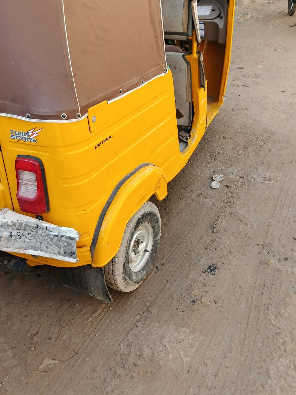 موديل 19 مصبوغ جماليه مكينه تخبل خرسه كهرباء شغاله سعرها 5600 مكاني بغداد سبع قصور ***********
