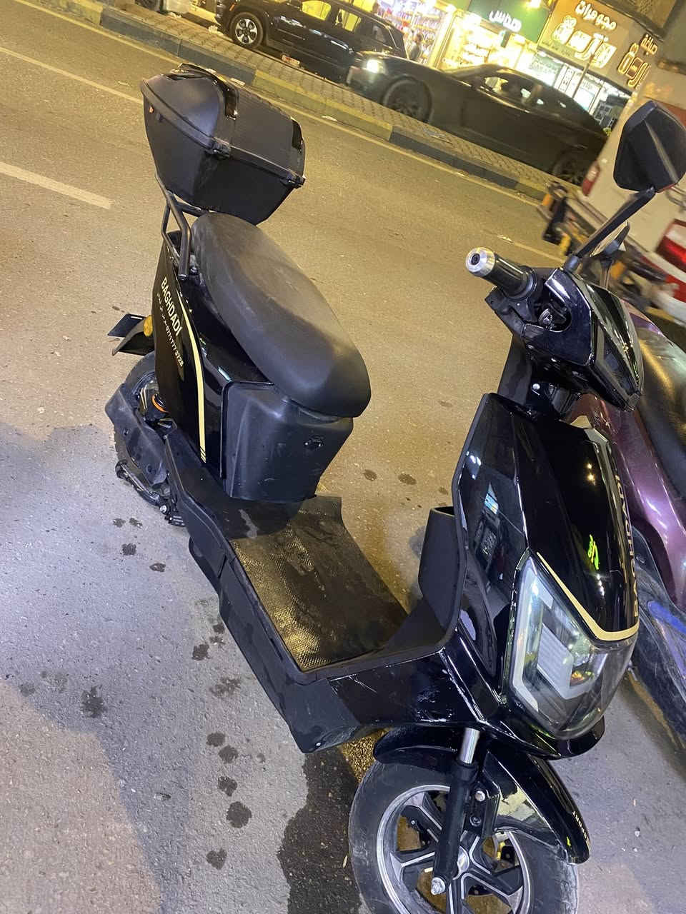 السلام عليكم… دراجه شحن  للبيع
3بطاريه جديده استعمال شهر مكانها بغداد الاعظميه 

***********

سرعه 85 السعر 450 وبيها مجال بسيط
