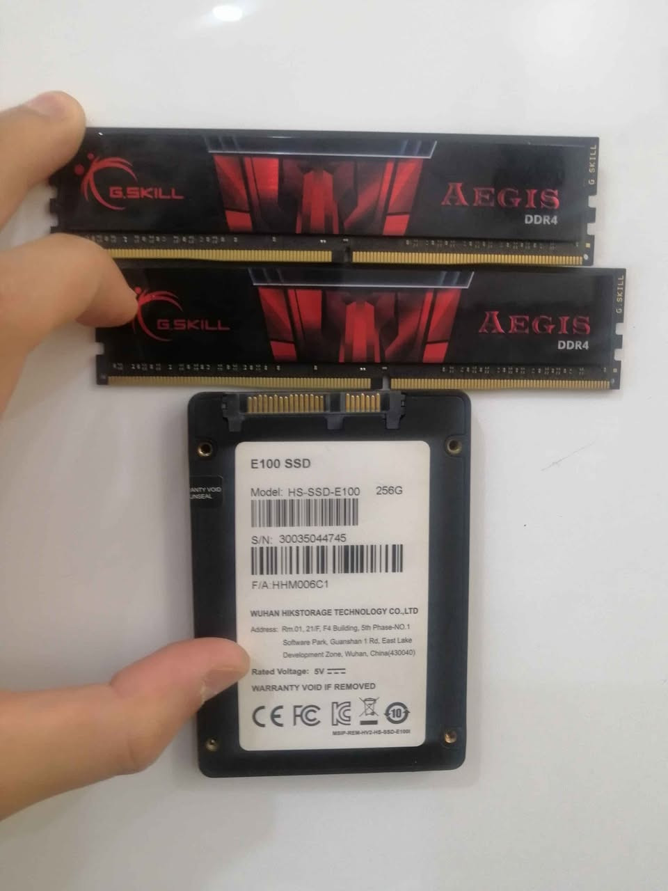 G.SKILL 2×8GB DDR4 3200 CL16 100
Hikvision SSD 256GB 35

مستخدم نظافة عالية ضمان شرط الشغل والفحص مال تجميعة مفصخة وأكو بعد قطع باقية من التجميعة لليريد أحسبلة بسعر أقل بغداد, العراق


**إذا كنت صاحب هذا الإعلان وتريد حذفه لأي سبب، رجاءا أرسل رسالة إلى الدعم الفني**