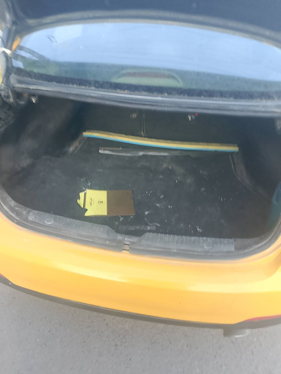 السلام عليكم فورتي 14 سيارة خير من الله للبيع فقط بسمي هزة جديده نص تخم تاير جديد ضربه مثل مثل ما موضح بل صور واكو ضربه بل صندوق صفحه السائق مكان بغداد الحسينيه مال راشديه سعر 102 وبيه مجال ***********
