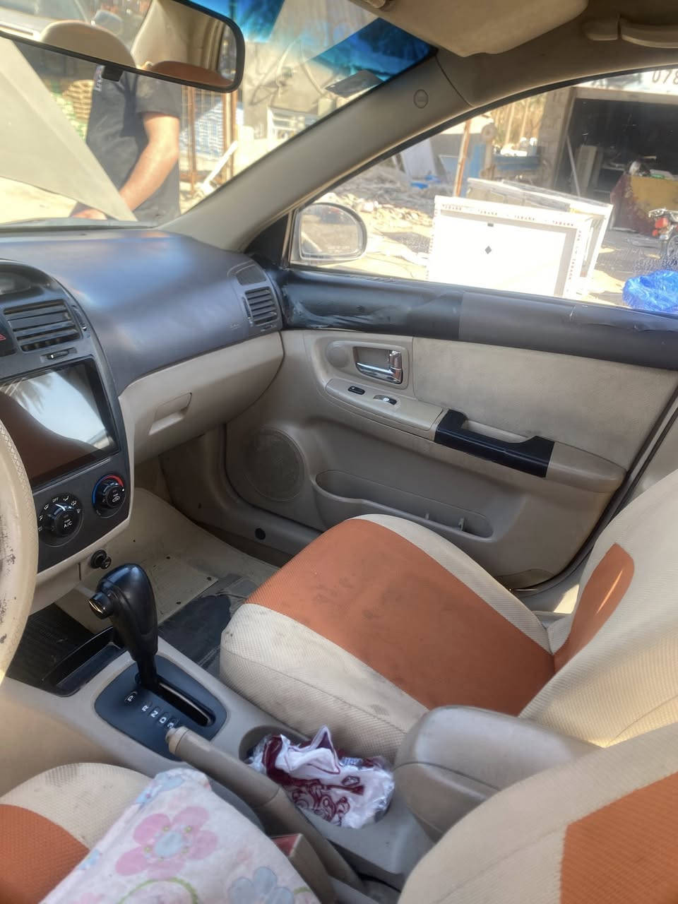 ا
سبكترا موديل 2006 مصبوغه حزام ال جماليه 
محركً200 سياره ب اسمي 
***********
