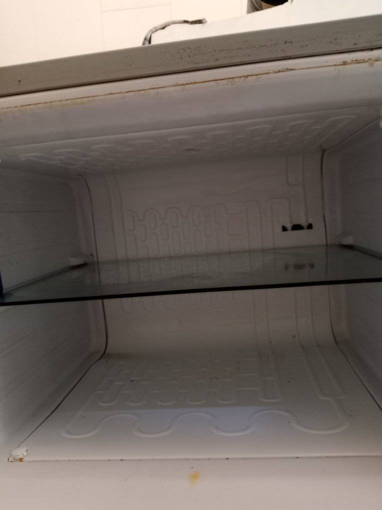 ثلاجة 19 قدم نوعية لوكسور نوعية ممتازة نضيفة اخت الجديد ما داخلة تصليح ولا بيهة عطل على الفحص العنوان بغداد *********** بيه واتساب السعر 225
