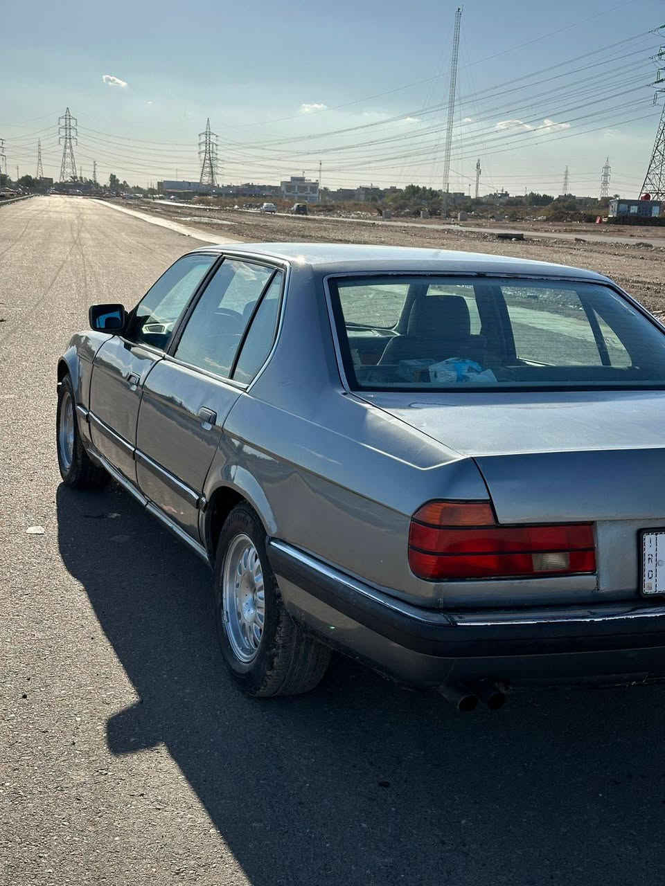 من رخصة الادمن سياره BMW 730V8 li
مكينه وكير جدد بيها شلعه تشك الكاع كشرها 70% مصبوغه عام للجماليه دواخلها حلوه نضيفه تخم تاير جديد السياره موديل 1994 صدرها 80% 
تحويل ثاني يوم سعر السياره 45 وبيها مجال بسيط للأستفسار 
*********** 
مكان السياره بغداد او العزيزيه بغداد, العراق
