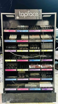 ستاند للبيع للاستفسار 07705491014