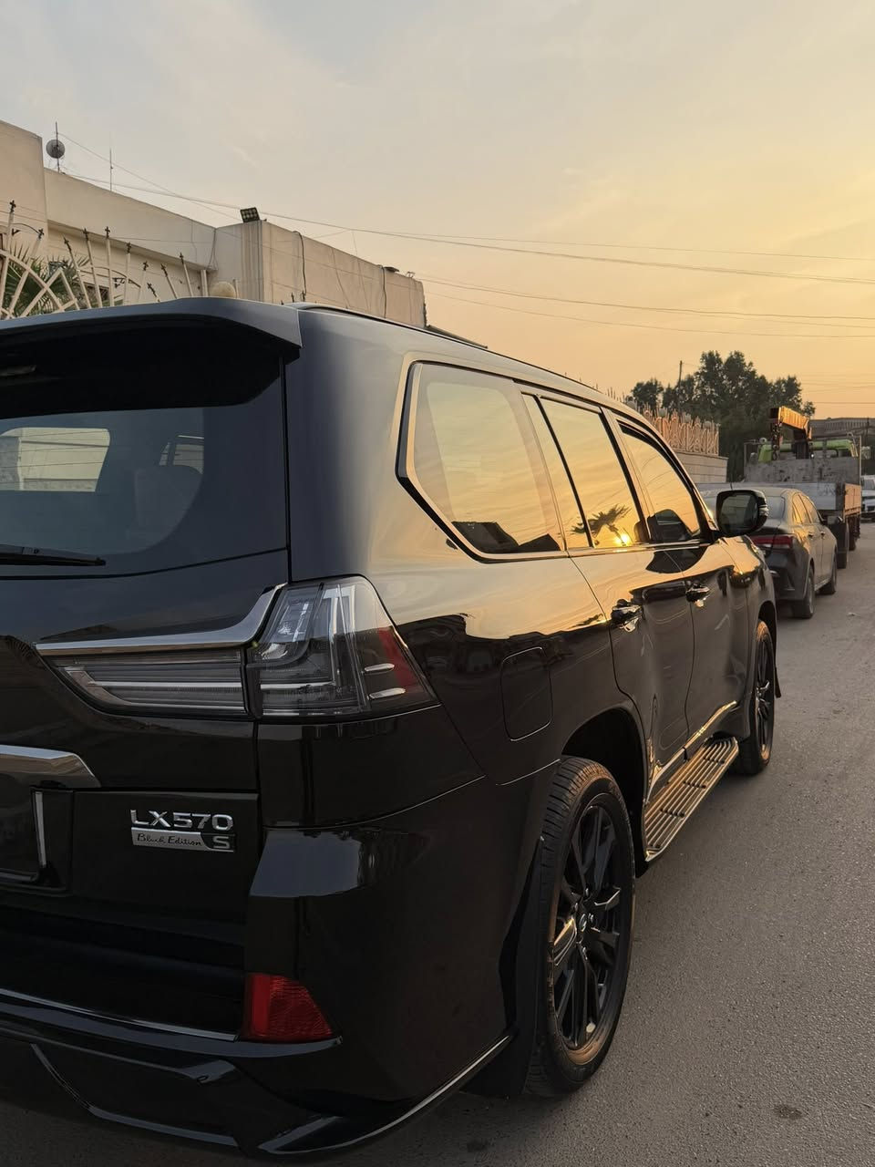 للبيع لكزس 2019 كورو اصل بريم لون اسود
السيارة جديدة كلش
داخل احمر 
ماشية 90الف
رقم بغداد 
مكفولة
مواصفات اللكزس معروفة
مكان السيارة بغداد
كل غراضها كاملة مع التابوت  
للاستفسار ***********
