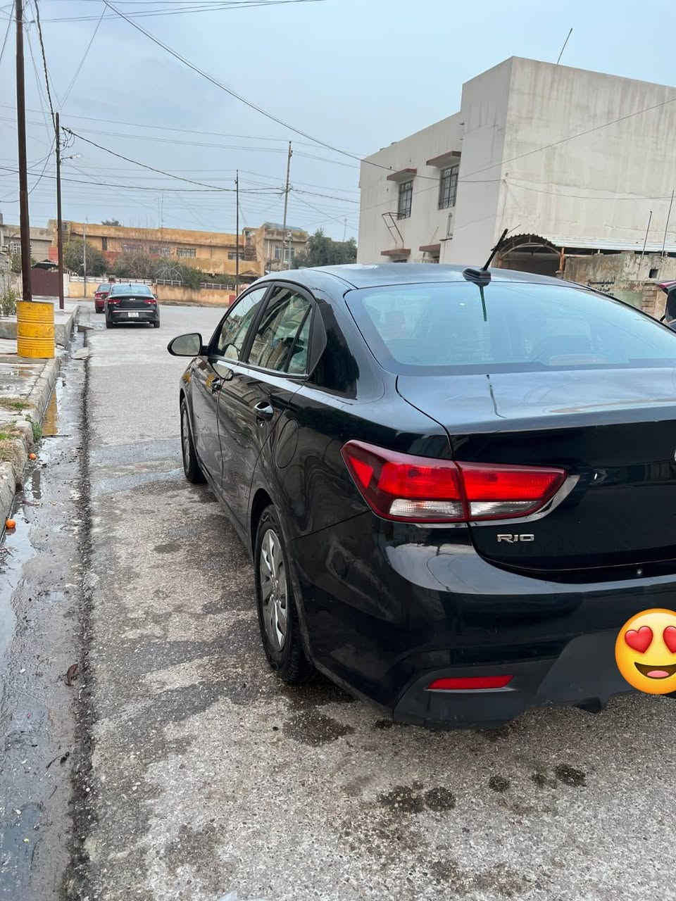 كيا ريو 2020 امريكي 
مواصفات S
المحرّك: 16 
أمامي وخلفي USB
تكييف هواء
تحكمات استيرن
نظام صوتي مع 6 سماعات
تحكّم كهربائي بالنوافذ والأبواب 
نظام ABS و ESP (ثبات إلكتروني)
أكياس هوائية أمامية وخلفية
نظام مراقبة ضغط الإطارات
قفل مركزي للأبواب
حادثها خفيف جداً جاملغ فقط
***********
سعر 109 ورقات
