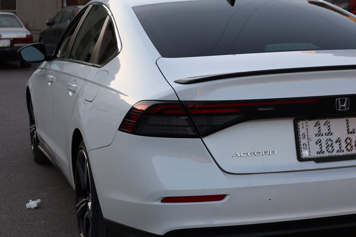 السلام عليكم هوندا اكورد 2024 سبورت ماشية ١٧ الف كيلو حادثها موضح بالصور بنيد مبدل وشبر بالچاملغ صبغ مرقمة وكاملة مكان السيارة بغداد حي الجهاد السعر ١٩٥ وبيها مجال بسيط للتواصل ***********
واتساب ***********
