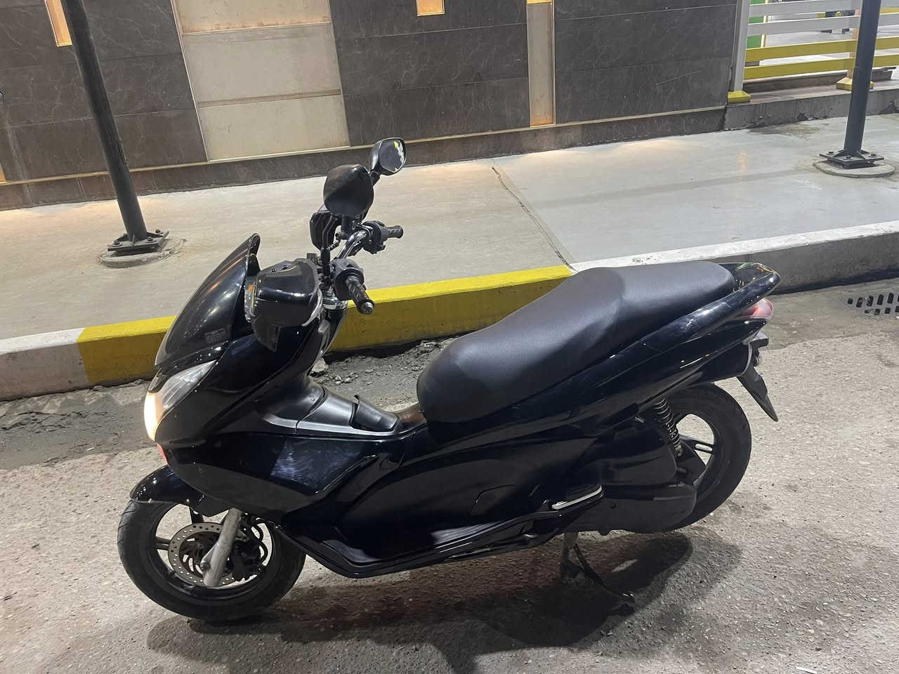 دراجه bcx  جيل اول ياباني بلادي JF كامله وناعمه ومعدل خير من الله مكفوله السعر مليون و٣٠٠ اوراق كامله مكاني بغداد قرب ساحه مضفر شراي اتصل ***********
