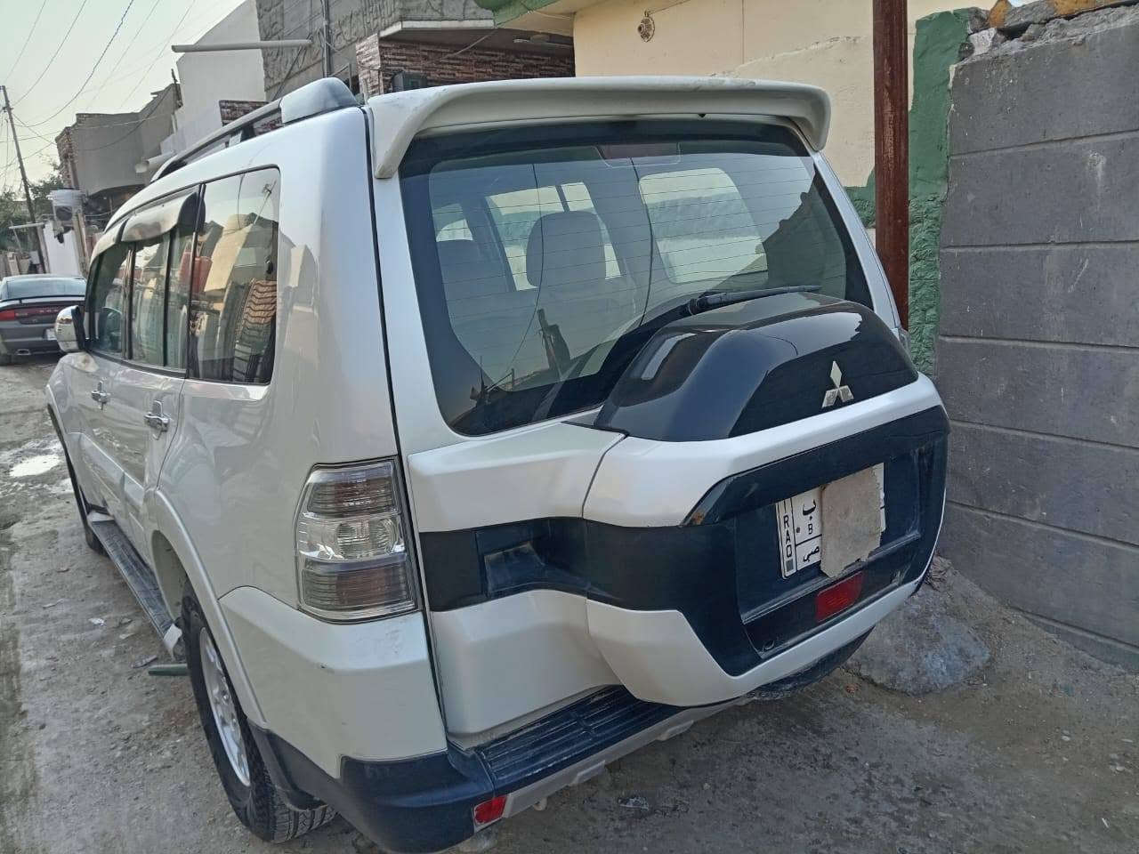 السلام عليكم باجيرو موديل ٢٠٠٨ محدثه ١٦  كير مكفول ومكينه بيه لا ستيك ولف تبريد ثلج مكفوله من الصبغ والضربه  مواصفات اشاير بامري تحكم ستيرن  السعر ١٢٠ وبيه مجال مكاني بابل اكثر استفسار ***********

