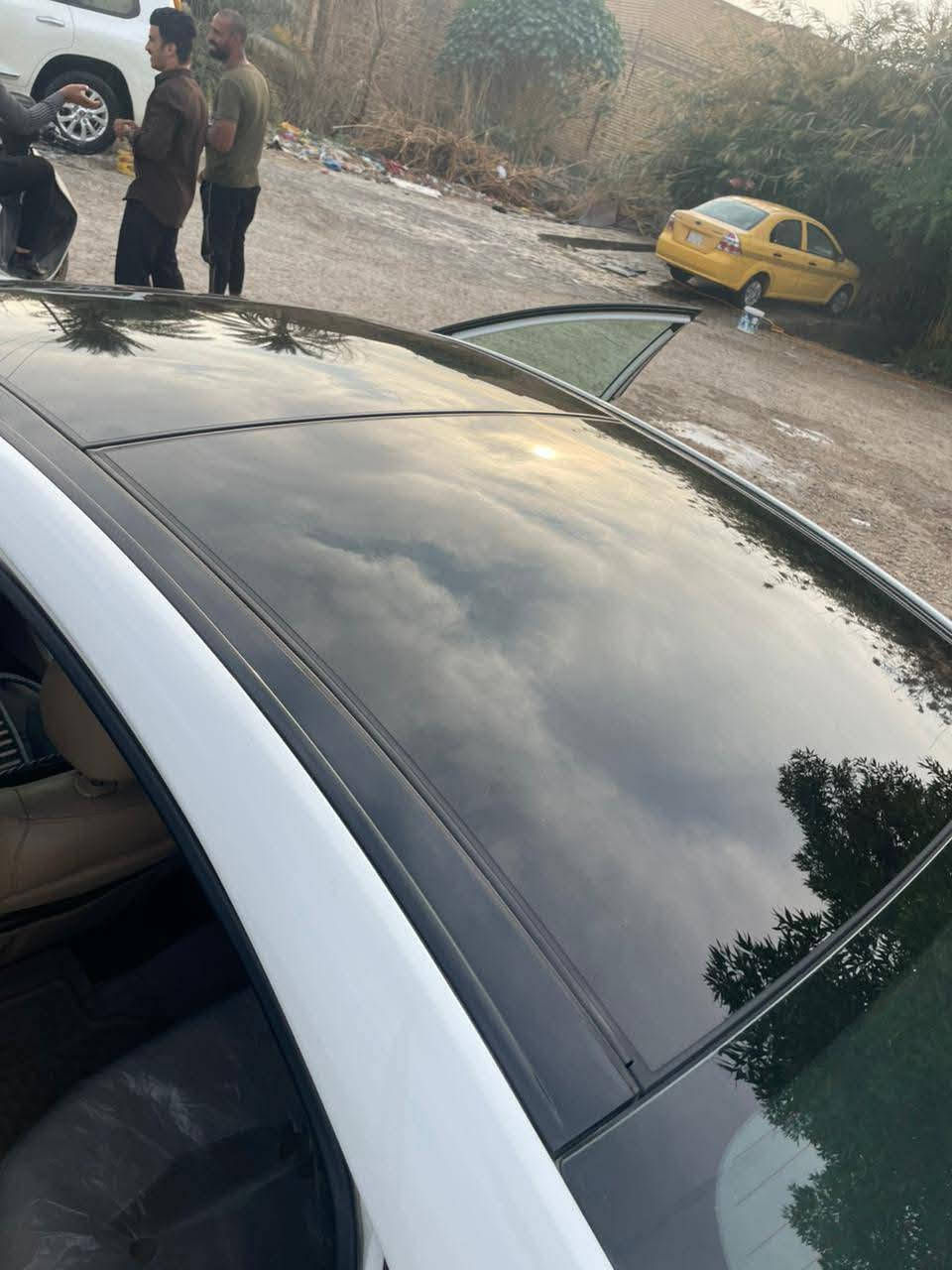 سوناتا موديل 13خليجي فول 
مكينه 2400 مامفتوحه بيه بس باب مصبوغ 
السعر 120 سياره جديده ربع ماتصرف عليها 
***********
