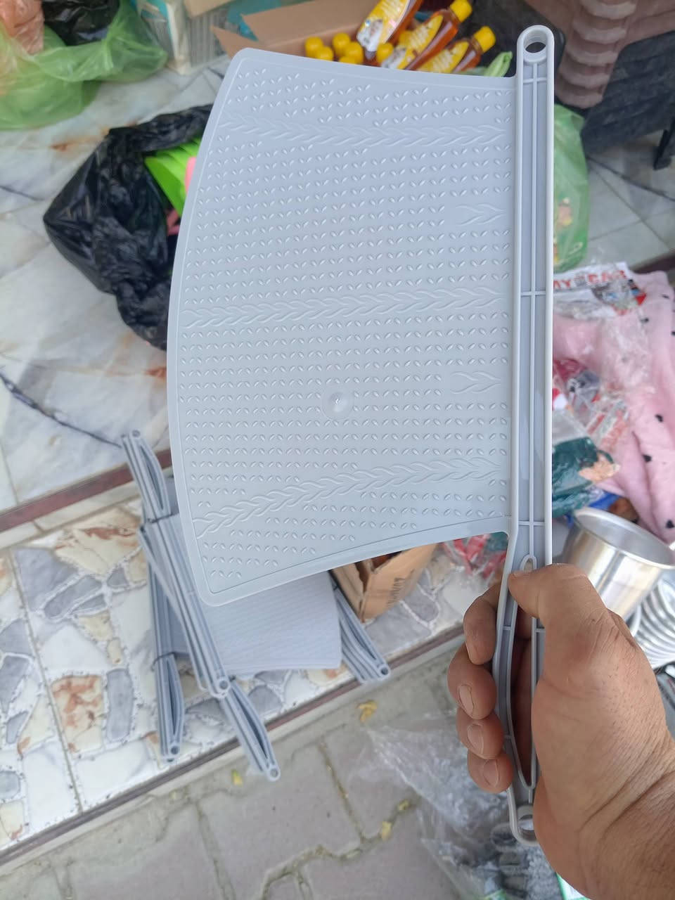 سلام عليكم اليوم جبنالكم بضاعة جديده بانسب الأسعار 180 شكل اليوم متواجدين من ساعة عشرة صبح الى ساعة 12اونص والعصر من ساعة ٥ الئ 11باليل بضاعة خير من الله كلشي جايبين عنوانة تولفرش قريب من مدرسة جرير مقابل مفروشات الأمين للاستفسار الاتصال على الرقم ***********
