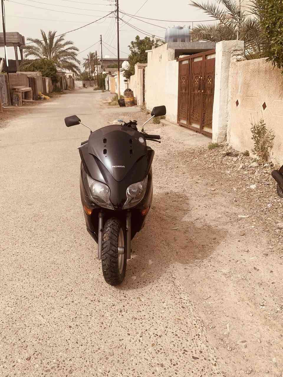 سلام عليكم
دراجة فورزة 010 عمية بلاد أوراق اصولية كاملة جاهزة للترقيم  
محركها وكهربائيات مكفول نكرة سلف سماعات بلاد 
نقصها جاملغ امامي 
مكاني بغداد 
السعر : مليون وبي مجال 
الرقم : ***********
