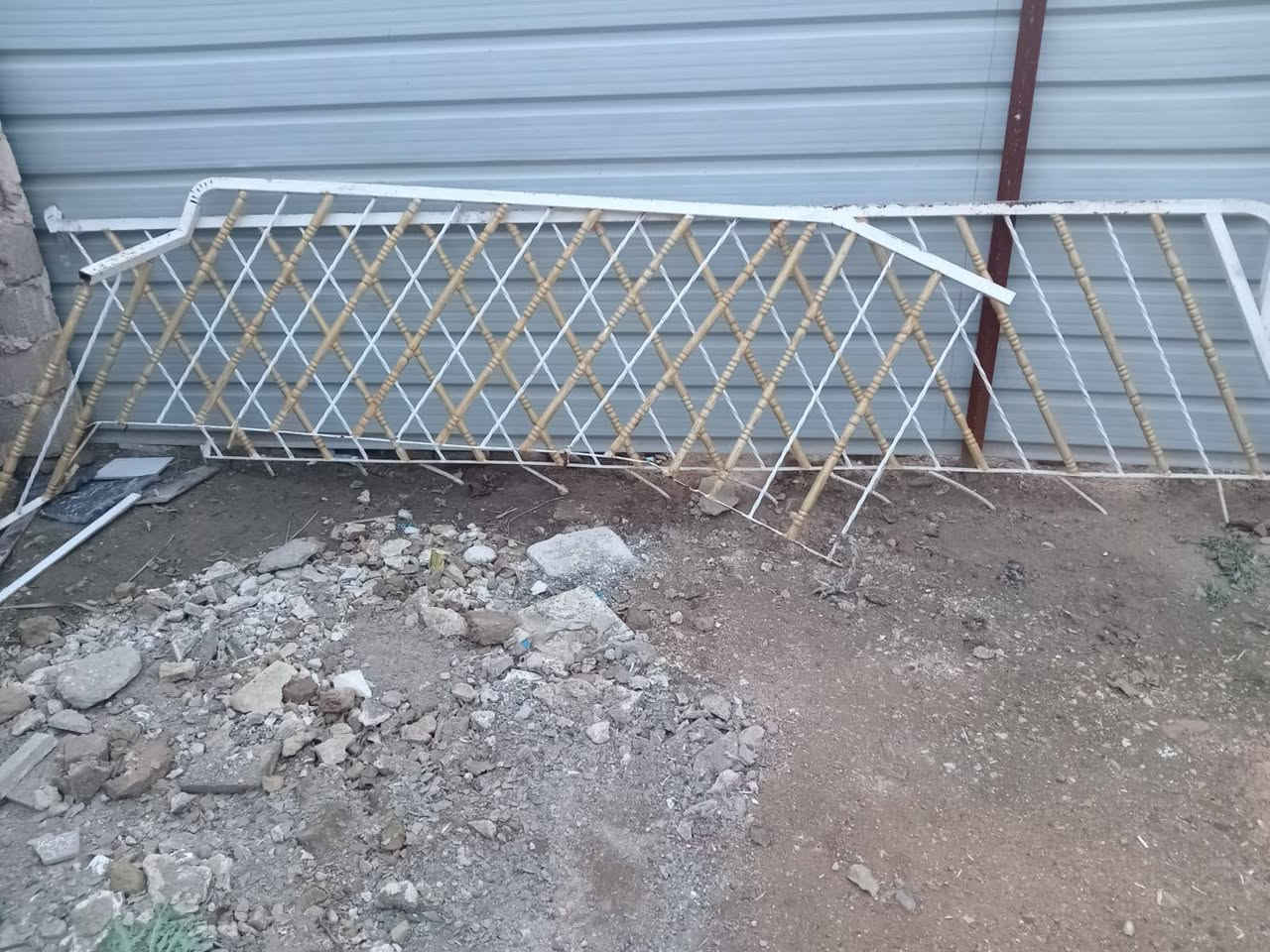 غراض مستخدمه للبيع كلمن وسعره العنوان طوريج ناحيه الرجيبه
تليفون ***********
