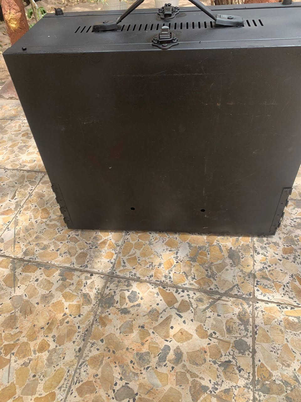 جهاز صوت للبيع شرط الشغل السعر 250وبيه مجال قليل العنوان سفوان ***********
