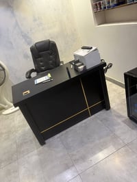 مرحبا  ميز مكتبي وكرسي للبيع  عرض الميز ١٢٠ سم  استخدام ٦ اشهر فقط   م...