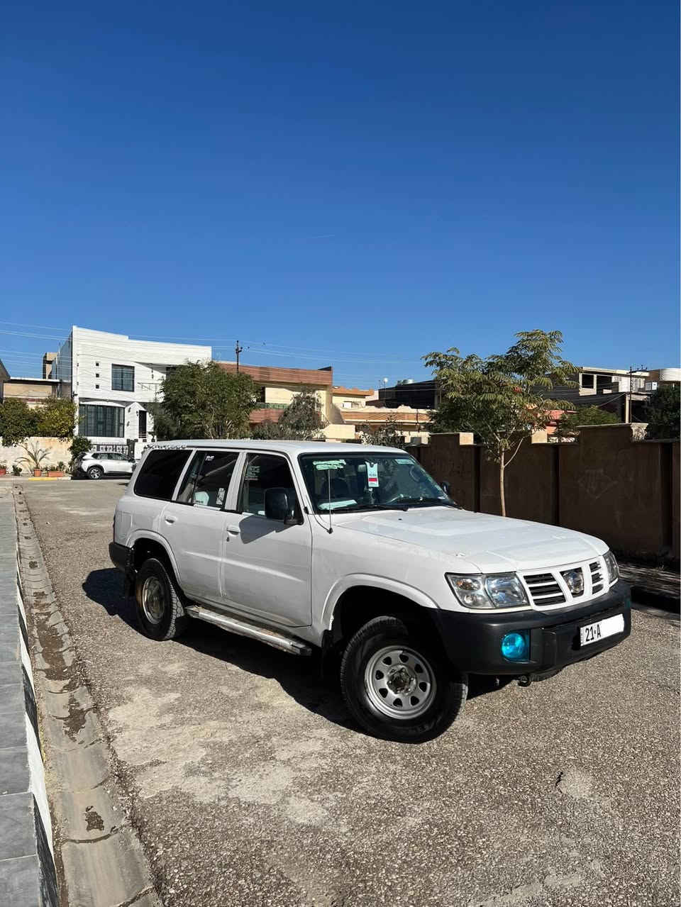 للبيع نيسان باترول 2002 
رقم سليمانية تحويل مباشر  سنوية وهزة جديد لحد 2027  بأسمي شرط تحويل  
سيارة غاز و بنزين وبيها بطاقة بانزين 
ماشية 300 الف حقيقي 
كير ومحرك و اكسل بشرط 
بيها جامرلخين  امامي صبخ  
ومكانات تعديل تكمة وصقف  زيروو
داخلهة بحالة وكالة 
بنسبة السعر 105 اوراق وبيها مجال للطيبين 
مكان سيارة كركوك 
*********** كركوك, العراق
