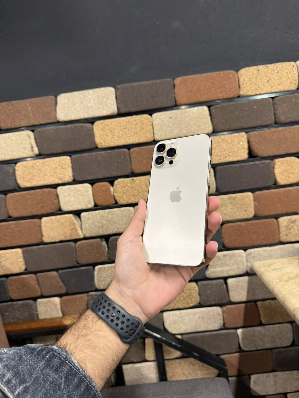 12برو ماكس ذاكرة 256 بطارية 77 نظافة 100‎%‎
وتر ممفتوح شرق اوسط AA/A
سعره 460 مكاني بعقوبة 
اتصال او واتساب ***********
