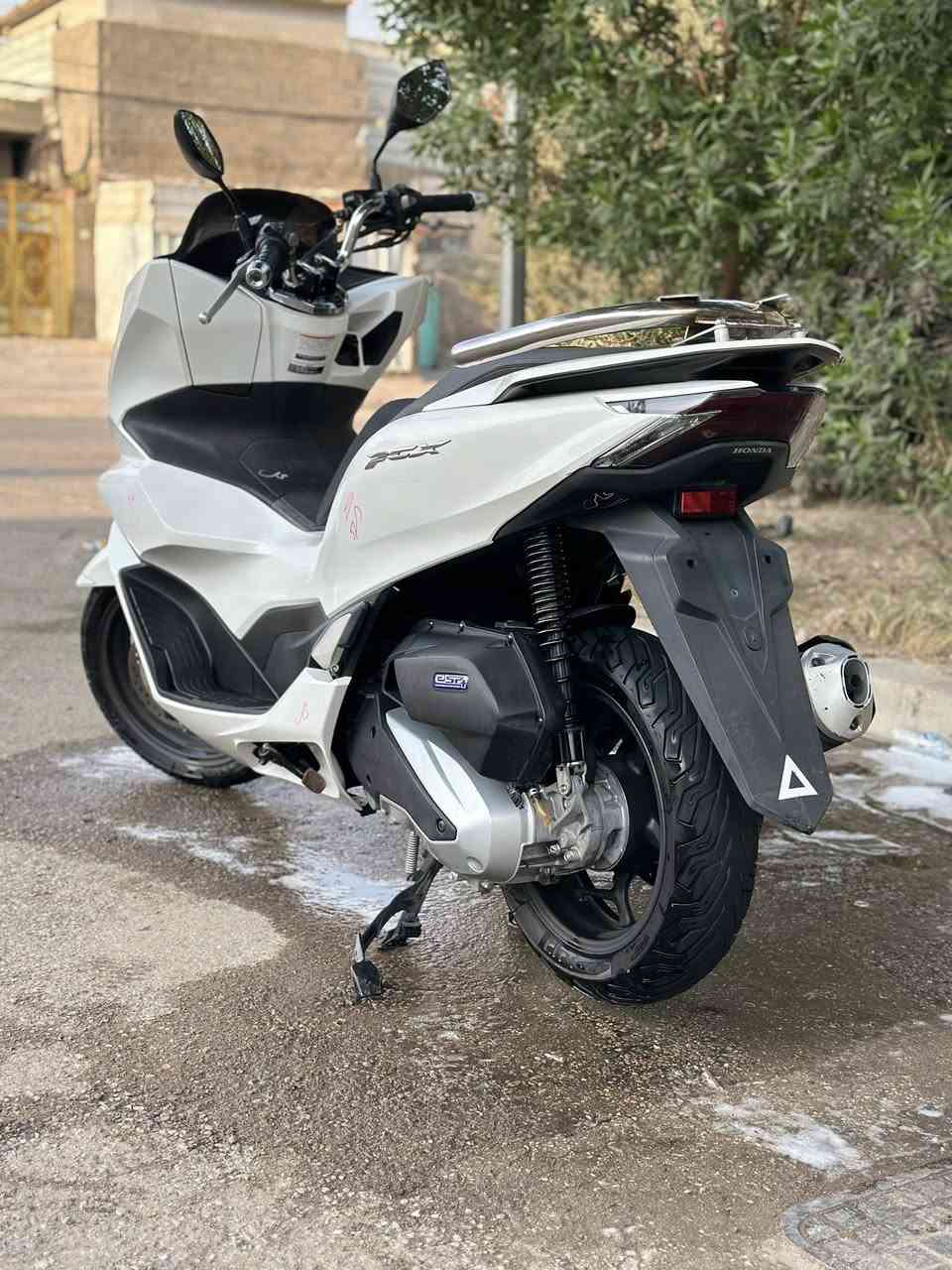 السلام عليكم
دراجه جيل رابع ياباني وكاله نضافه شكد متصور 

ماشيه 12 ألف  ختم دراجه kf  
Aps 
26 بيهه مجال بسيط 
مكاني شعب 
***********
