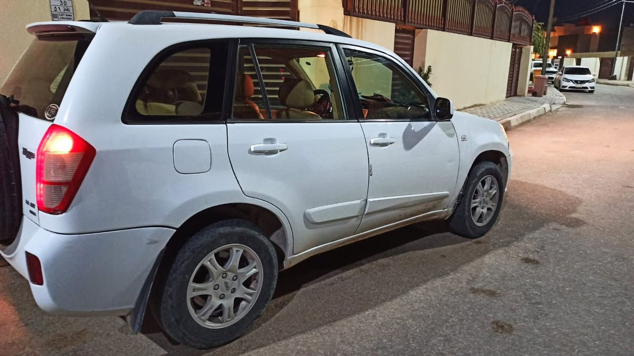 السلام عليكم 
شيري تيكو موديل ١٣ السيارة مكفولة من الصبغ والضربة فقط دحجة خفيفة امبينه السيارة حلوة ومال جناي كيرها وتبريد تمام بس بيها صوت بالمحرك سنوية نافذة وشرط التحويل ماشية ١١٩ الف
مكانها نجف 
***********
السعر ٥٢
