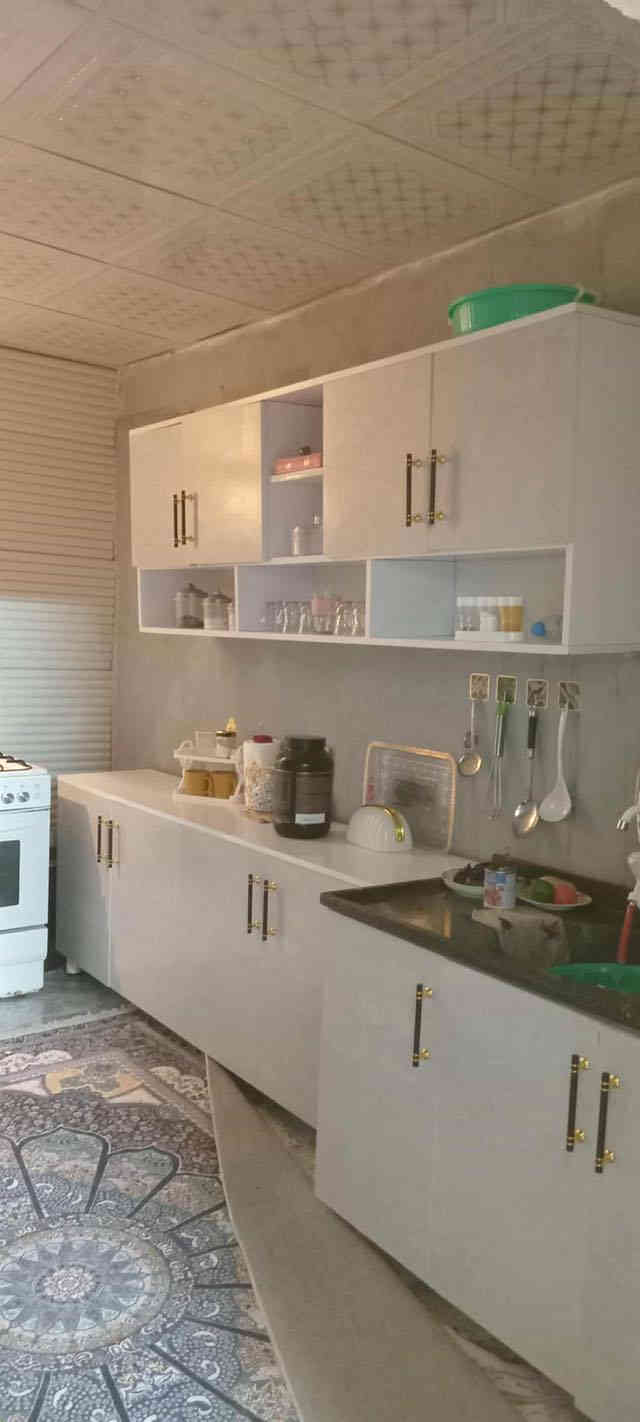 سلام عليكم بيت مساحه 120مربع بيت بلديه منطقه كامل كله بلديه اكثر من 5تالف بيت البيت يحتوي على غرفه وصاله ومطبخ ستقبال صحيات خرجيه وداخليه ممر بيت كلش مرتب خدمات كامله مدرسه قريبه كهرباء ماي مولده ذهبي شارع حله كربلاء يبعد 400متر بنص المنطقه صاير السعر 30وبي مجال قليل الستفسار مراسلت صفحه ونتصال ملاحضه البيت ابو خستاوي ***********
